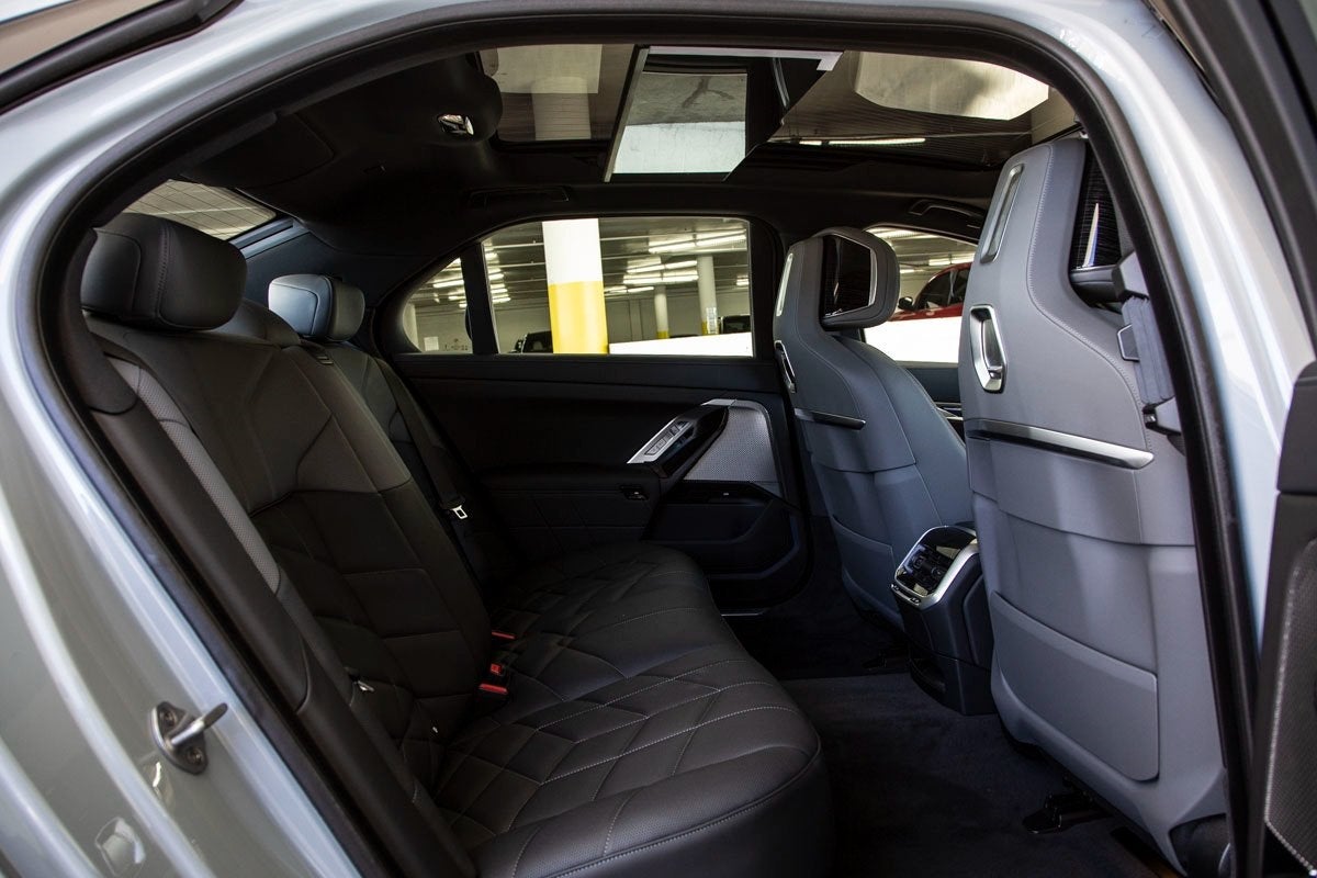 2025 BMW 760i 760i xDrive