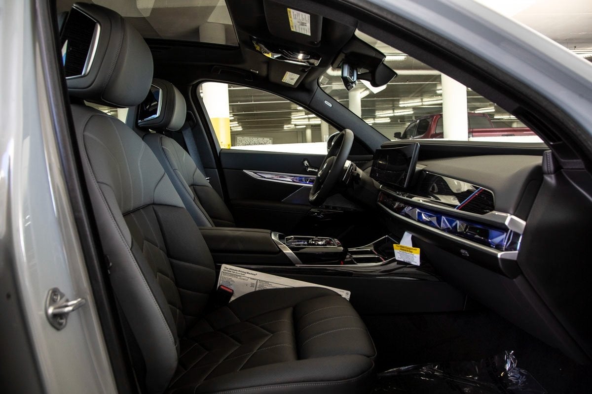 2025 BMW 760i 760i xDrive