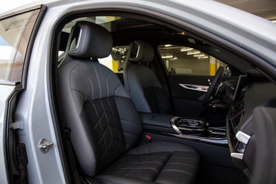2025 BMW 760i 760i xDrive