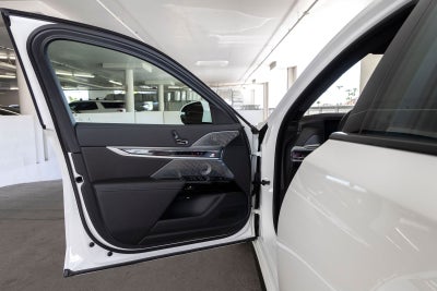 2025 BMW 760i 760i xDrive