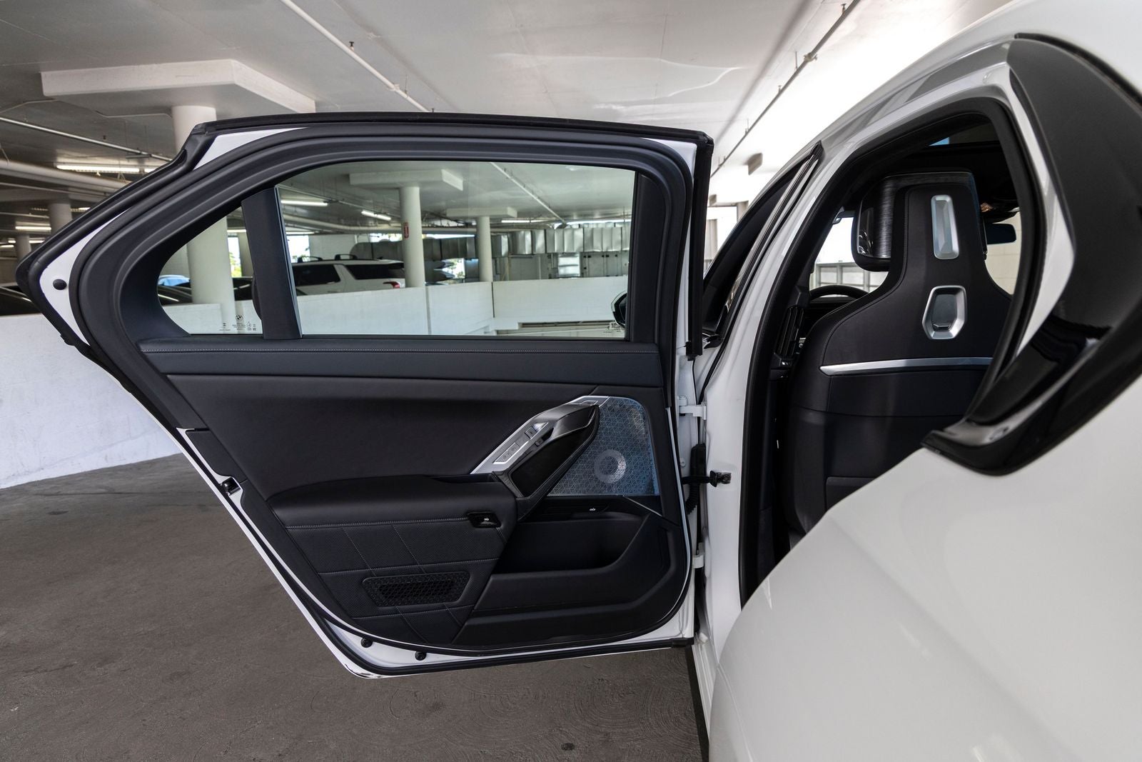 2025 BMW 760i 760i xDrive