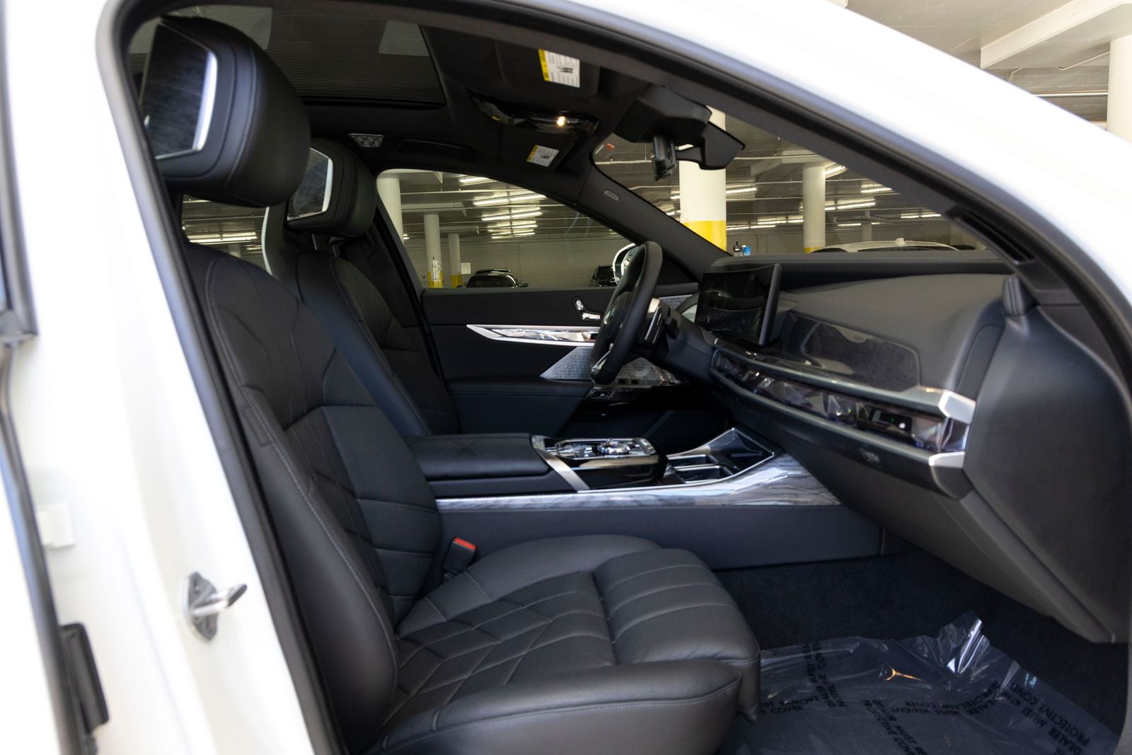 2025 BMW 760i 760i xDrive