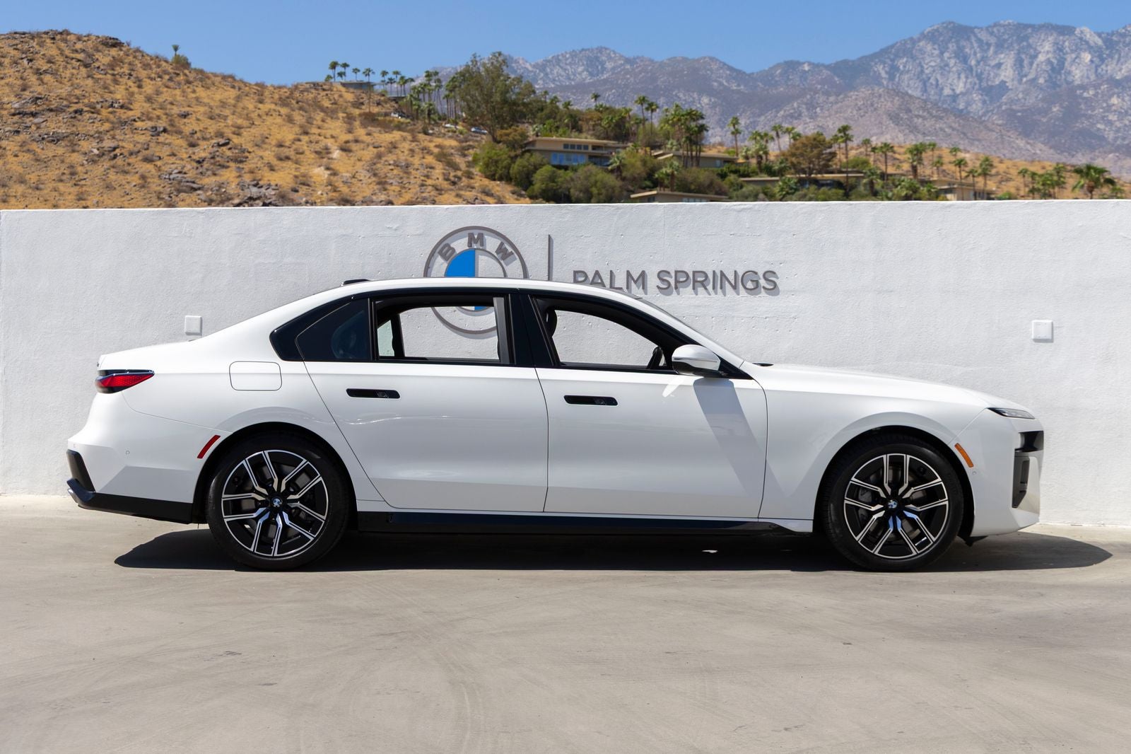 2025 BMW 760i 760i xDrive