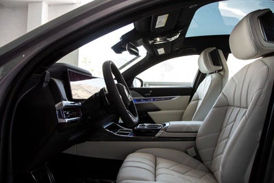 2025 BMW 760i 760i xDrive