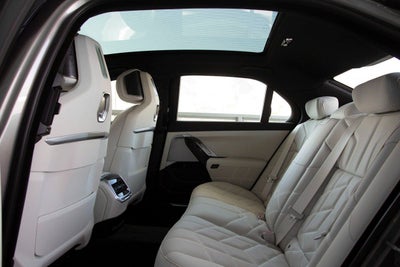 2025 BMW 760i 760i xDrive