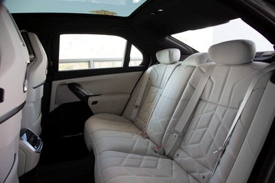 2025 BMW 760i 760i xDrive