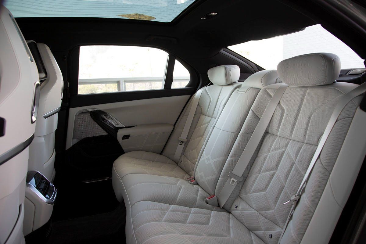 2025 BMW 760i 760i xDrive