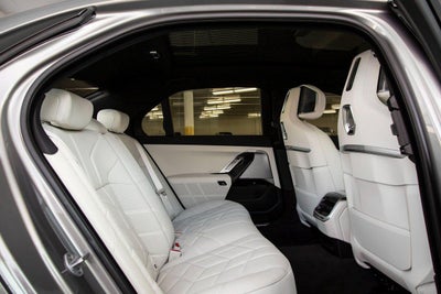 2025 BMW 760i 760i xDrive