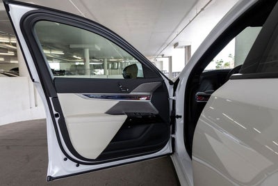 2026 BMW 760i 760i xDrive