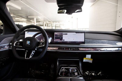 2025 BMW 760i 760i xDrive