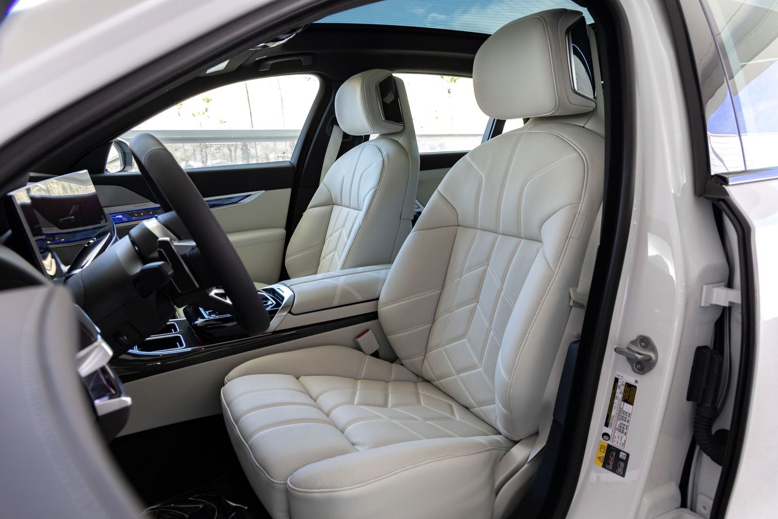 2026 BMW 750e xDrive 750e xDrive