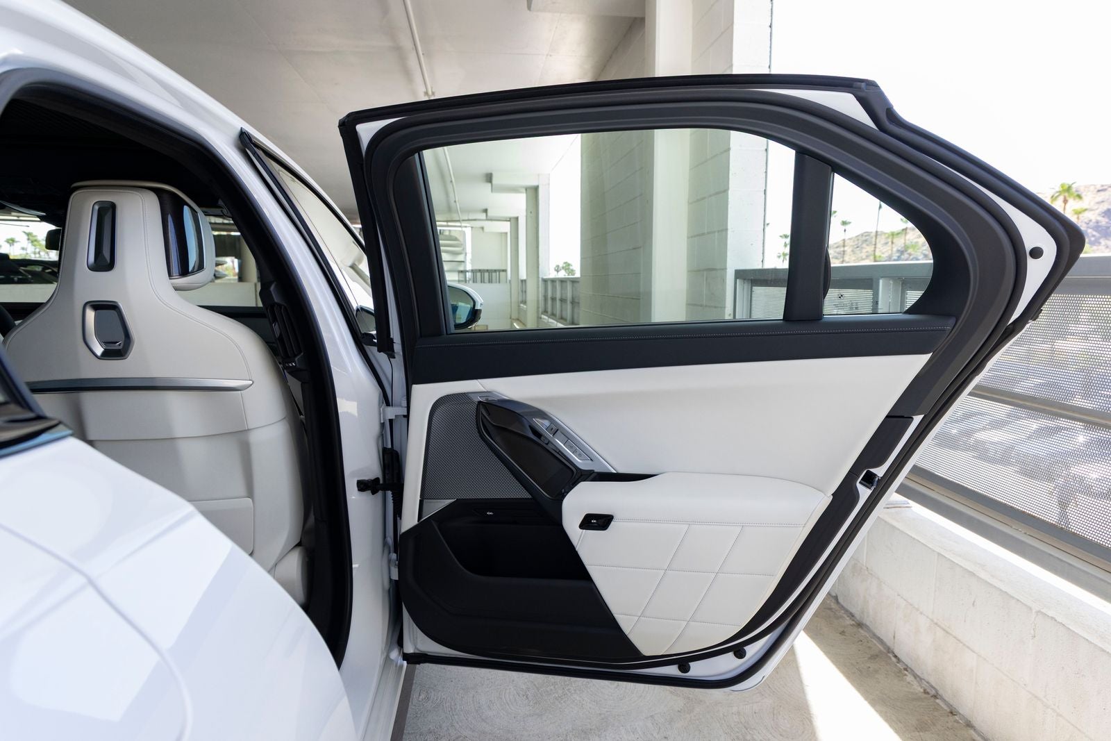 2026 BMW 750e xDrive 750e xDrive