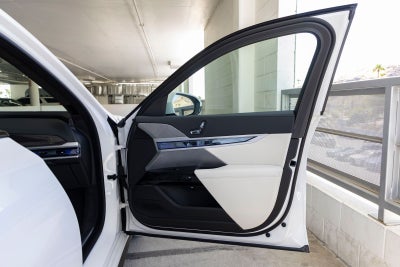 2026 BMW 750e xDrive 750e xDrive
