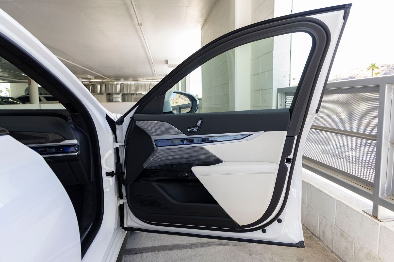 2026 BMW 750e xDrive 750e xDrive