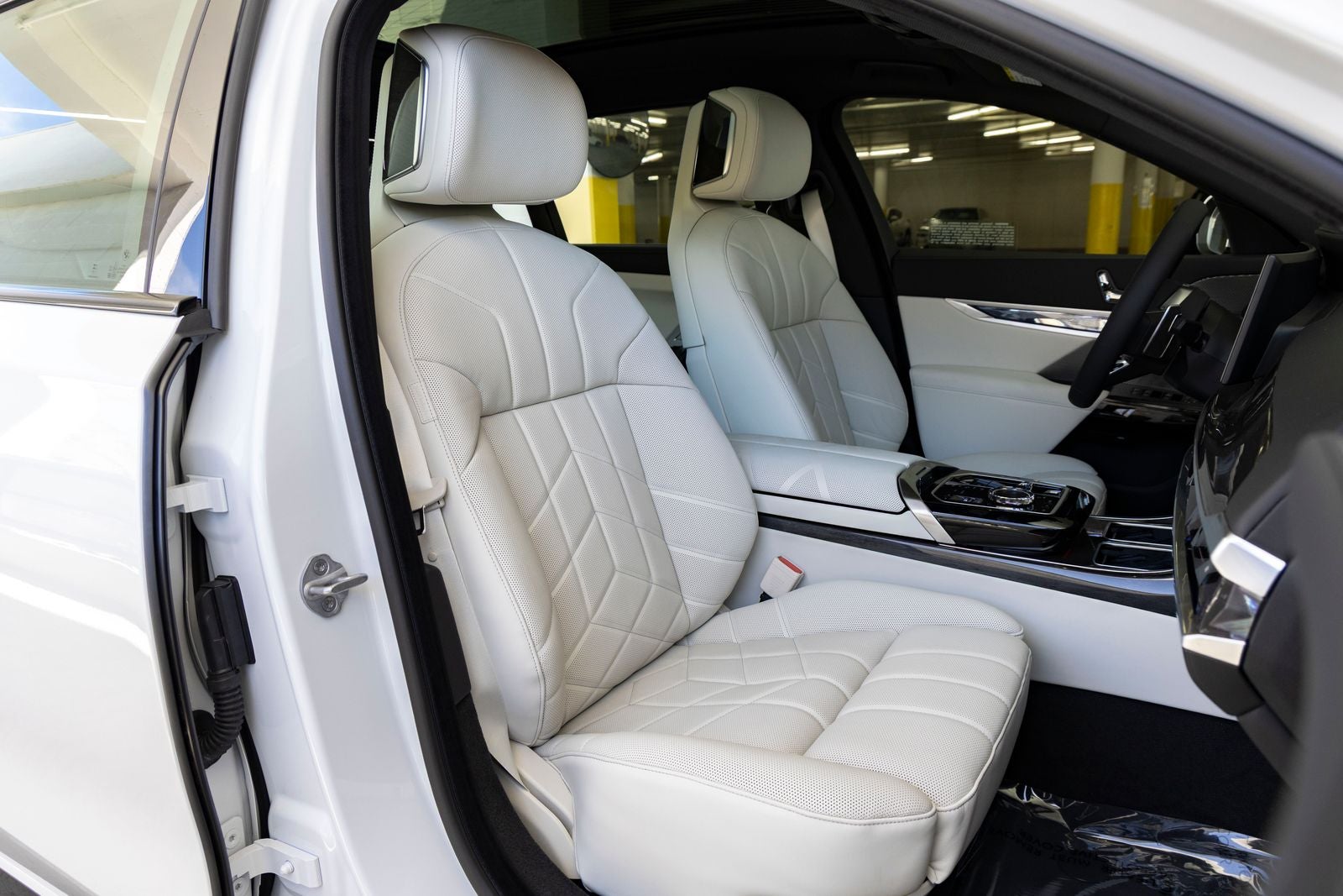 2026 BMW 750e xDrive 750e xDrive