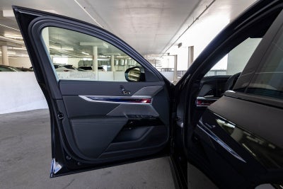 2026 BMW 750e xDrive 750e xDrive