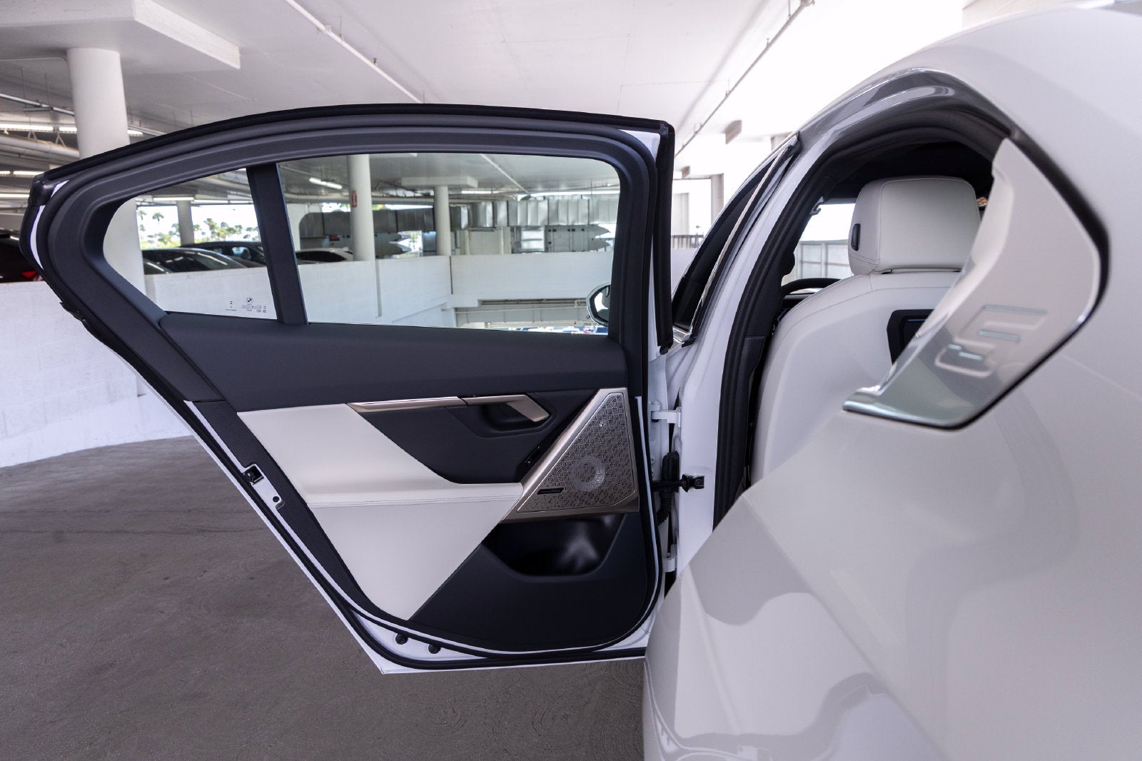 2027 BMW 530i 530i