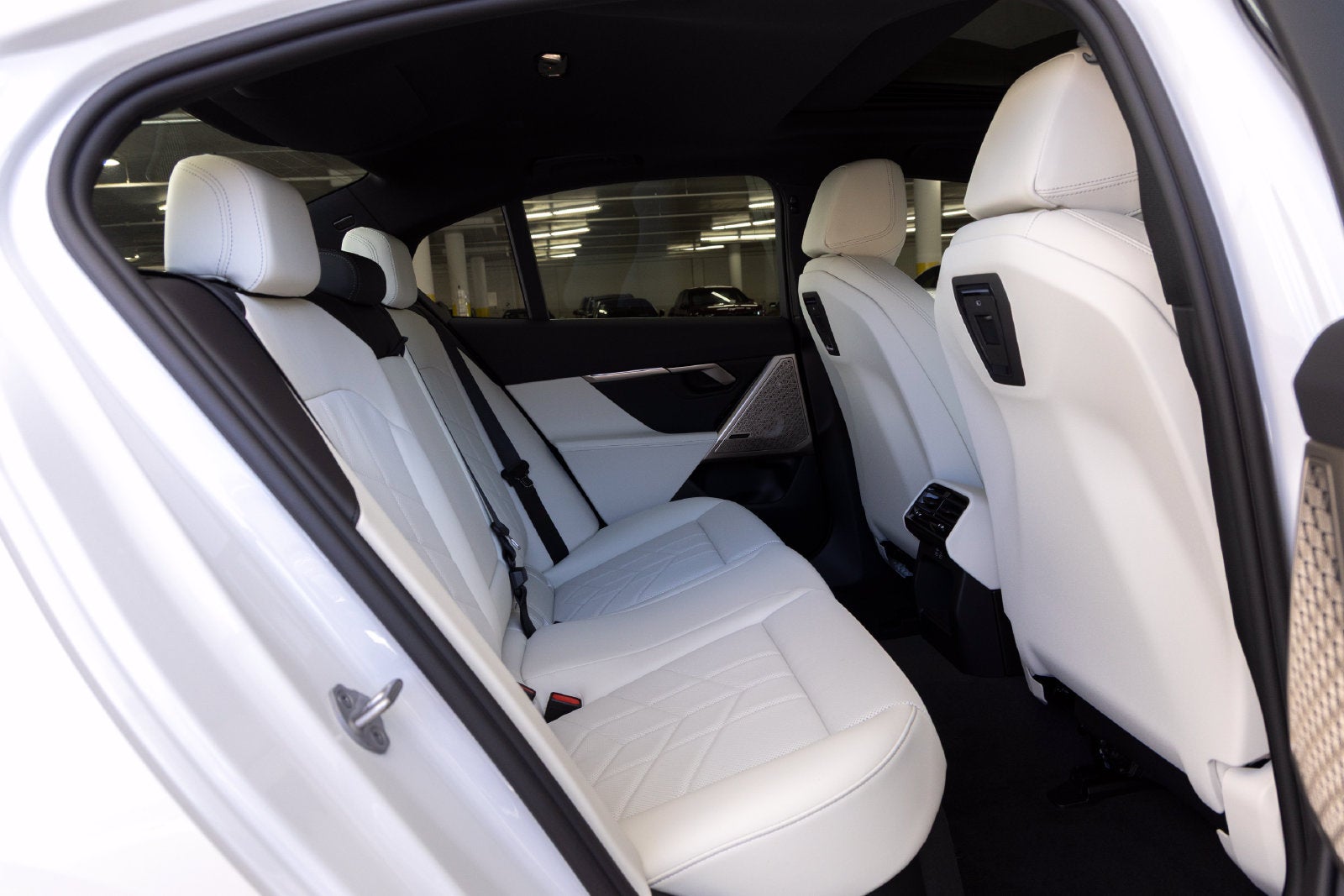 2027 BMW 530i 530i