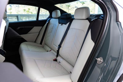 2024 BMW 530i 530i
