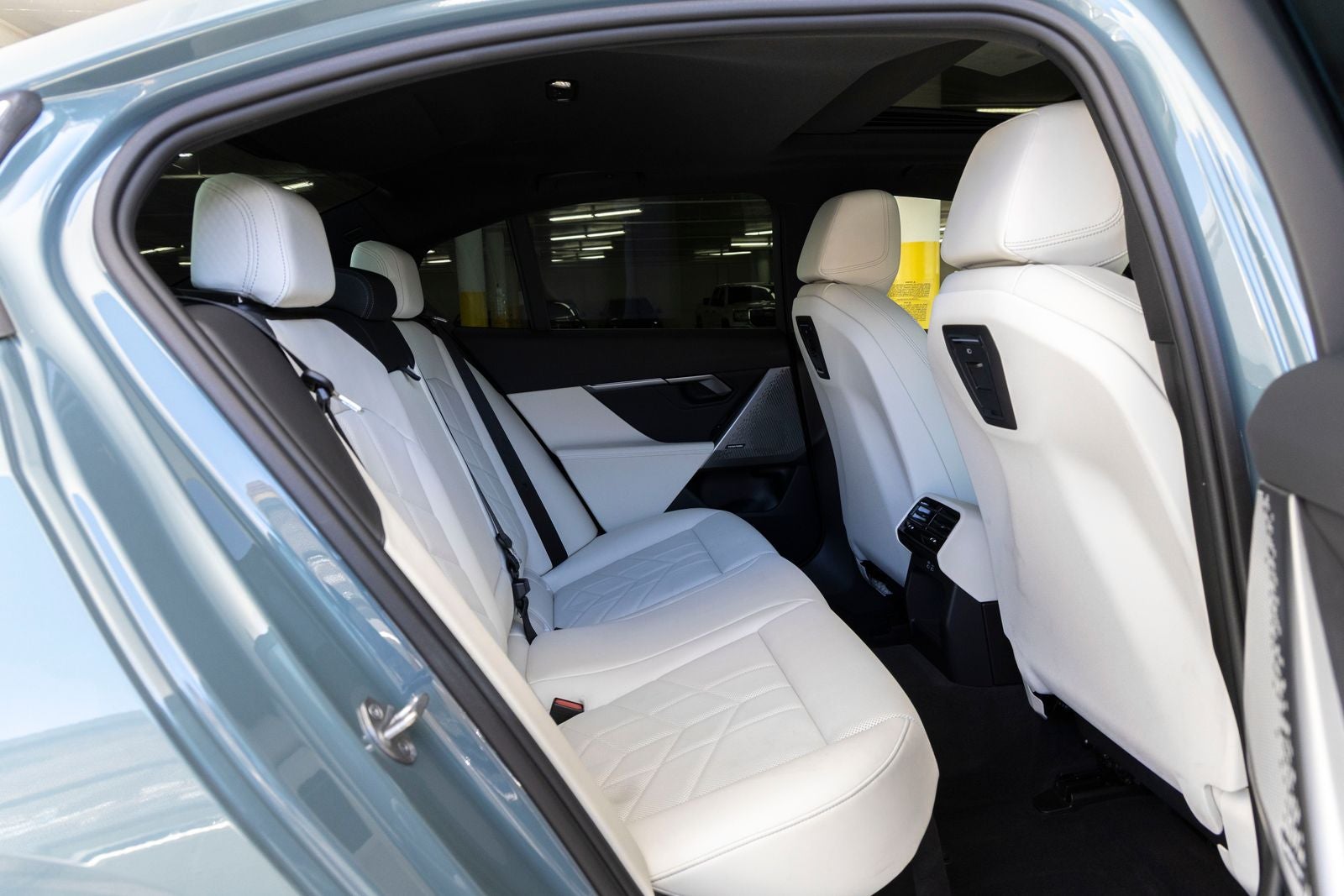 2024 BMW 530i 530i