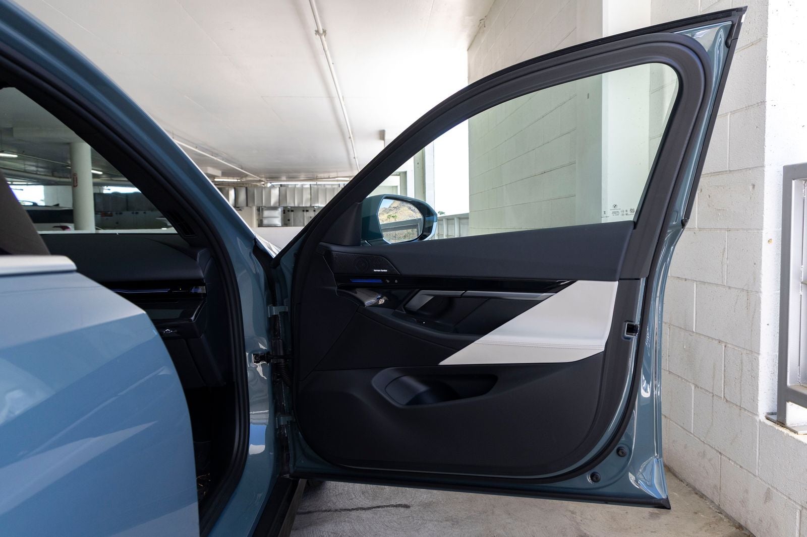 2024 BMW 530i 530i