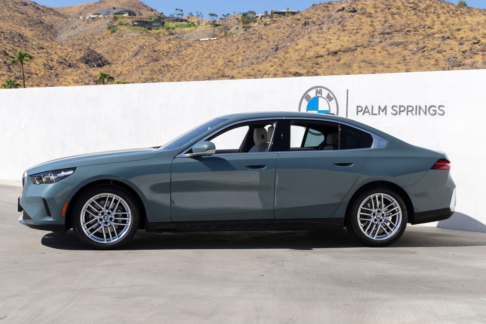 2024 BMW 530i 530i