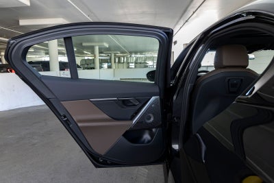 2027 BMW 530i 530i