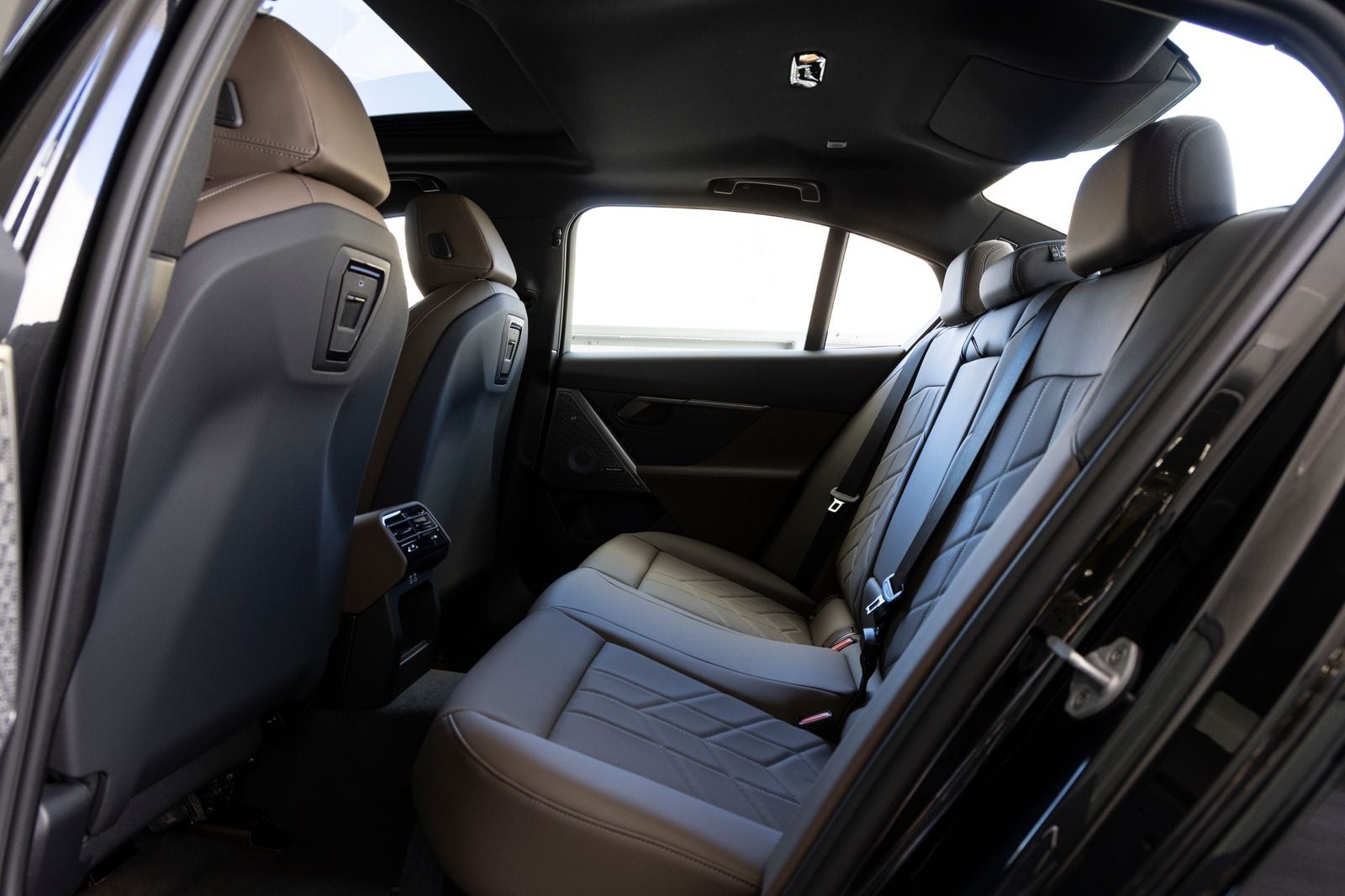 2027 BMW 530i 530i