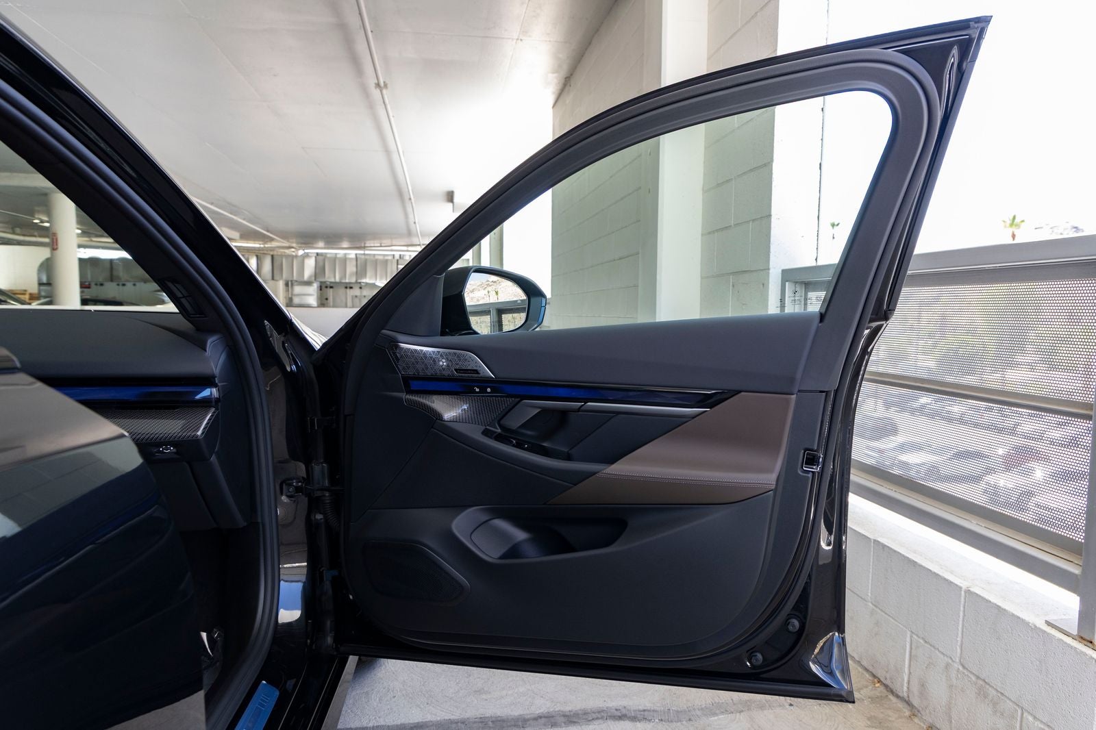 2027 BMW 530i 530i