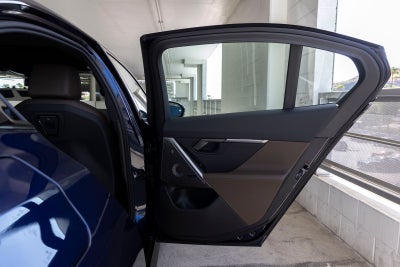 2027 BMW 530i 530i