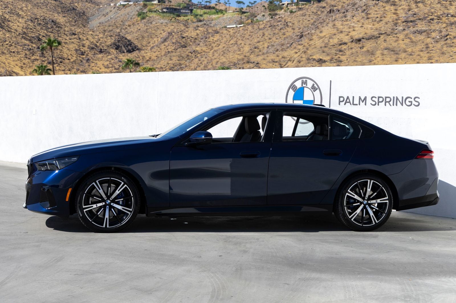 2027 BMW 530i 530i