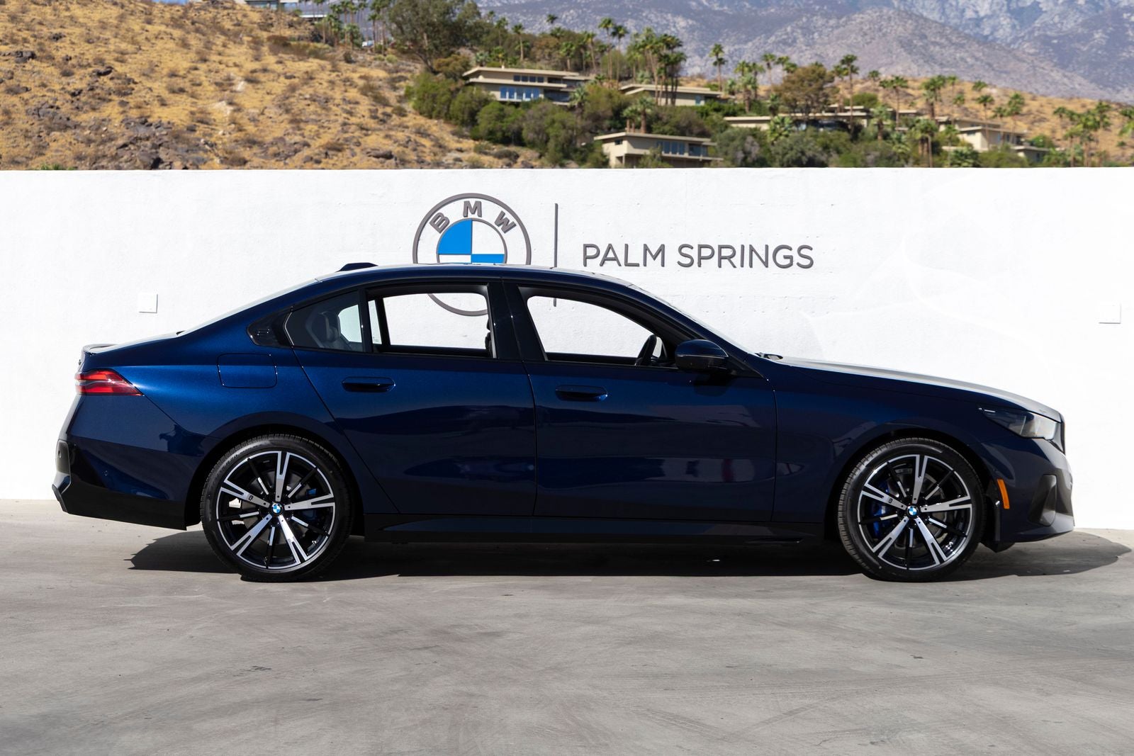2027 BMW 530i 530i