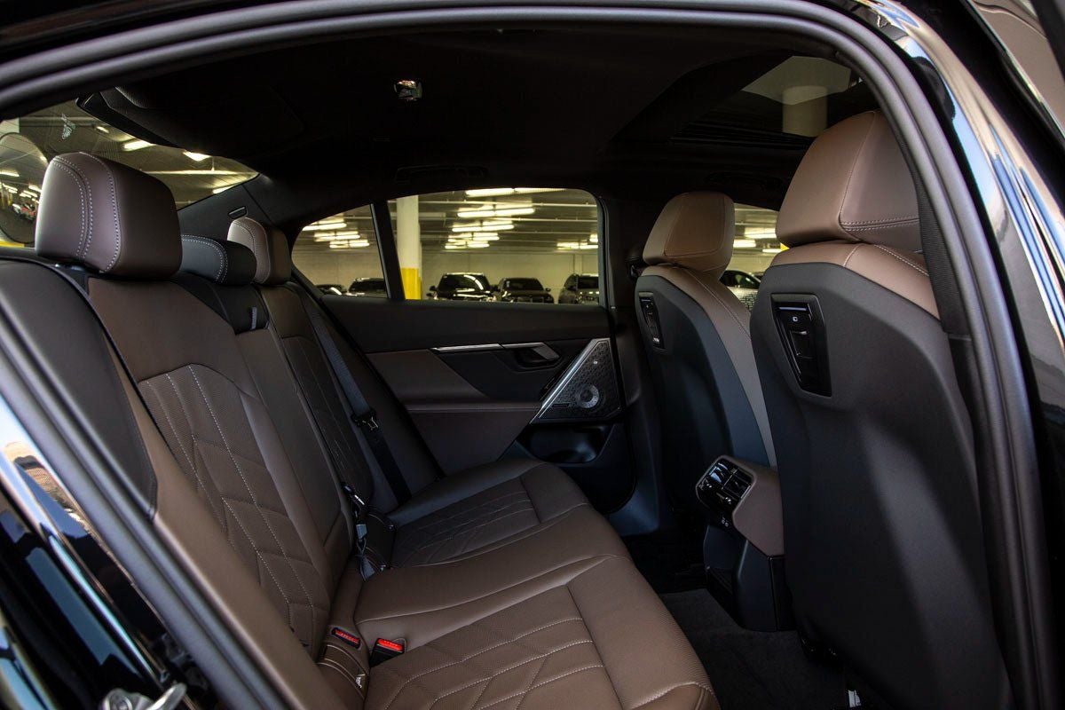 2026 BMW 530i 530i