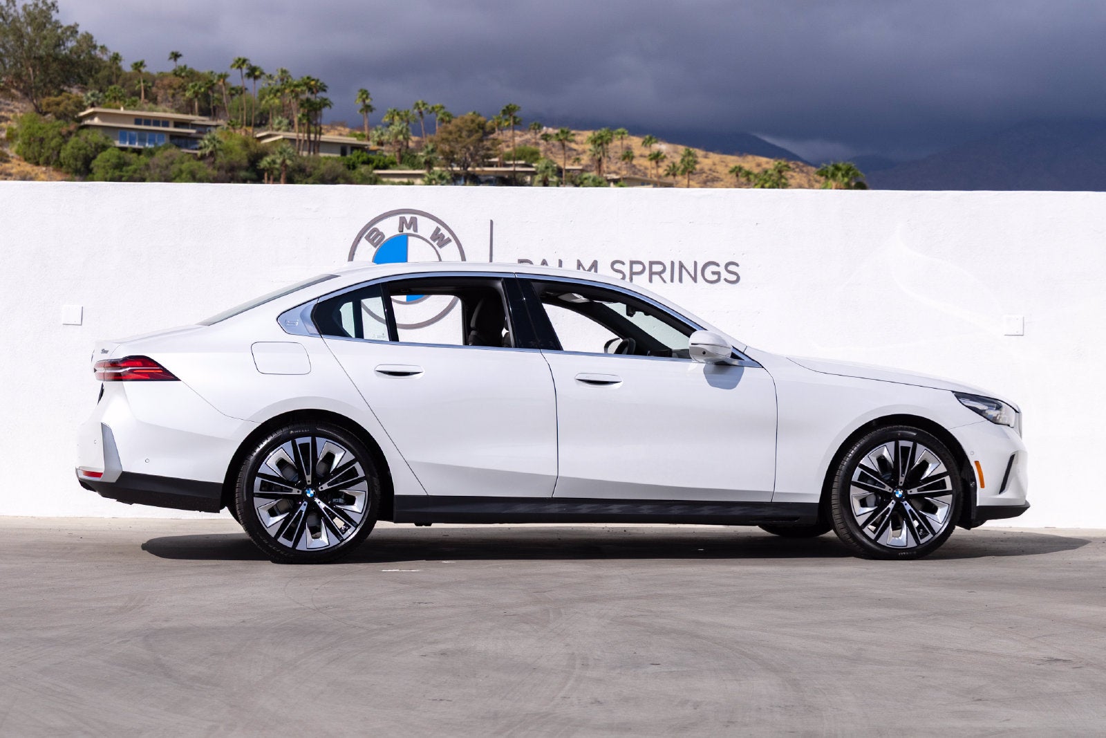 2027 BMW 530i 530i