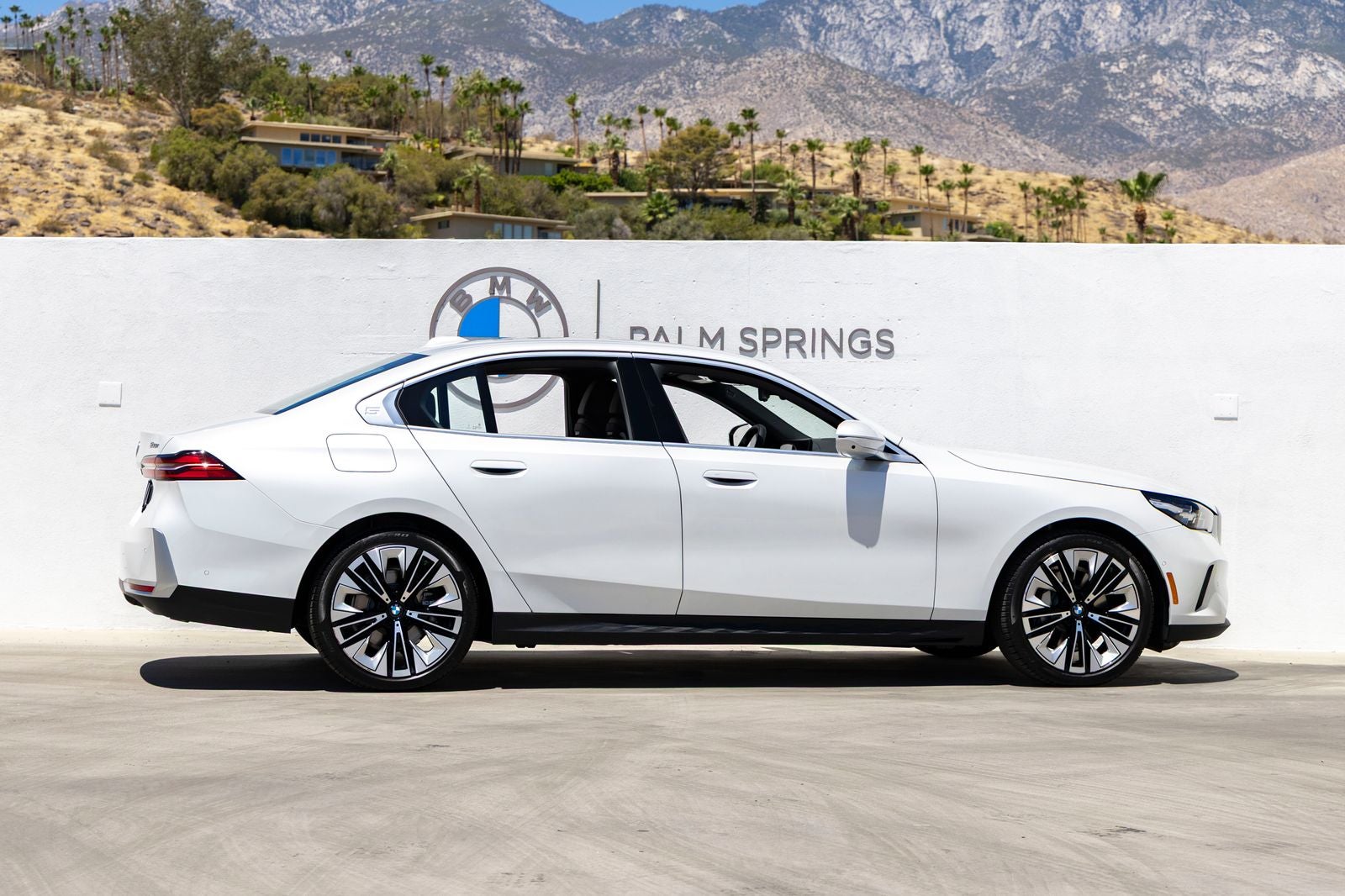 2026 BMW 530i 530i