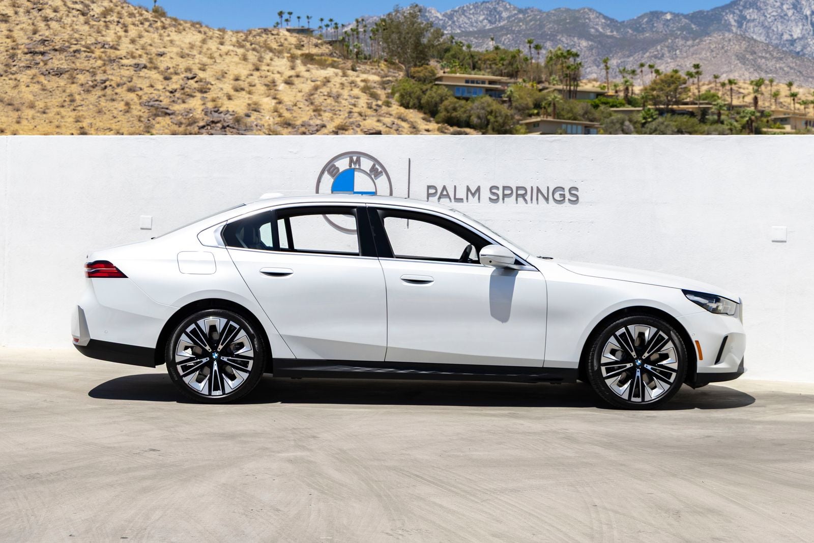 2026 BMW 530i 530i