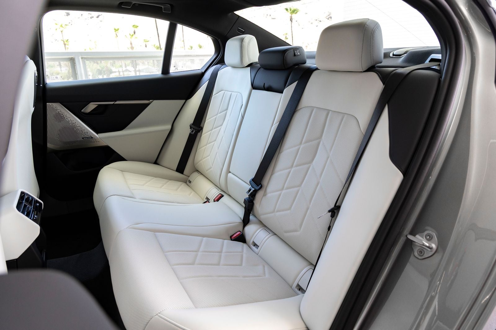 2027 BMW 530i 530i
