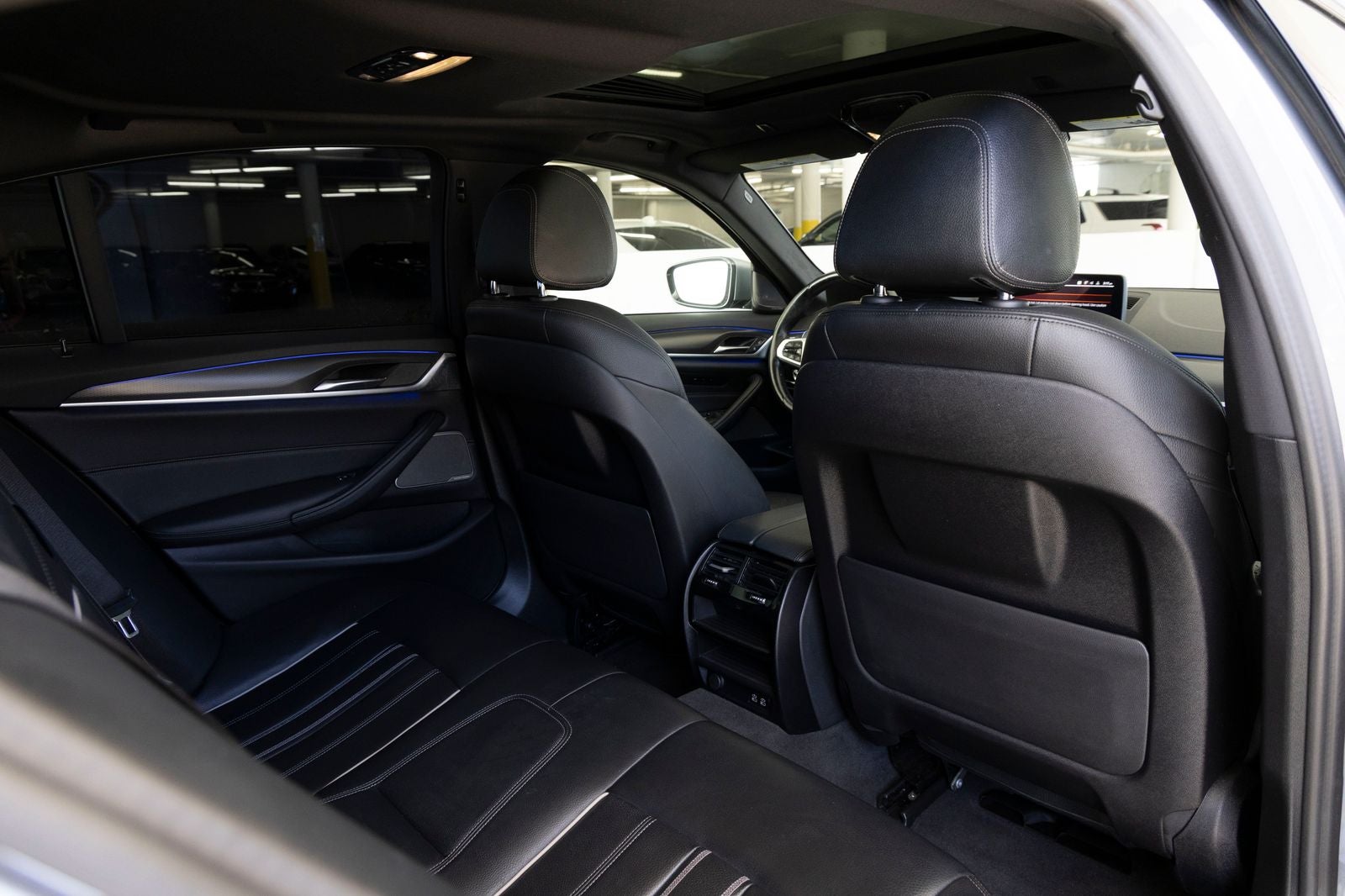 2023 BMW 540i 540i