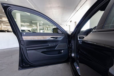 2020 BMW 740i 740i