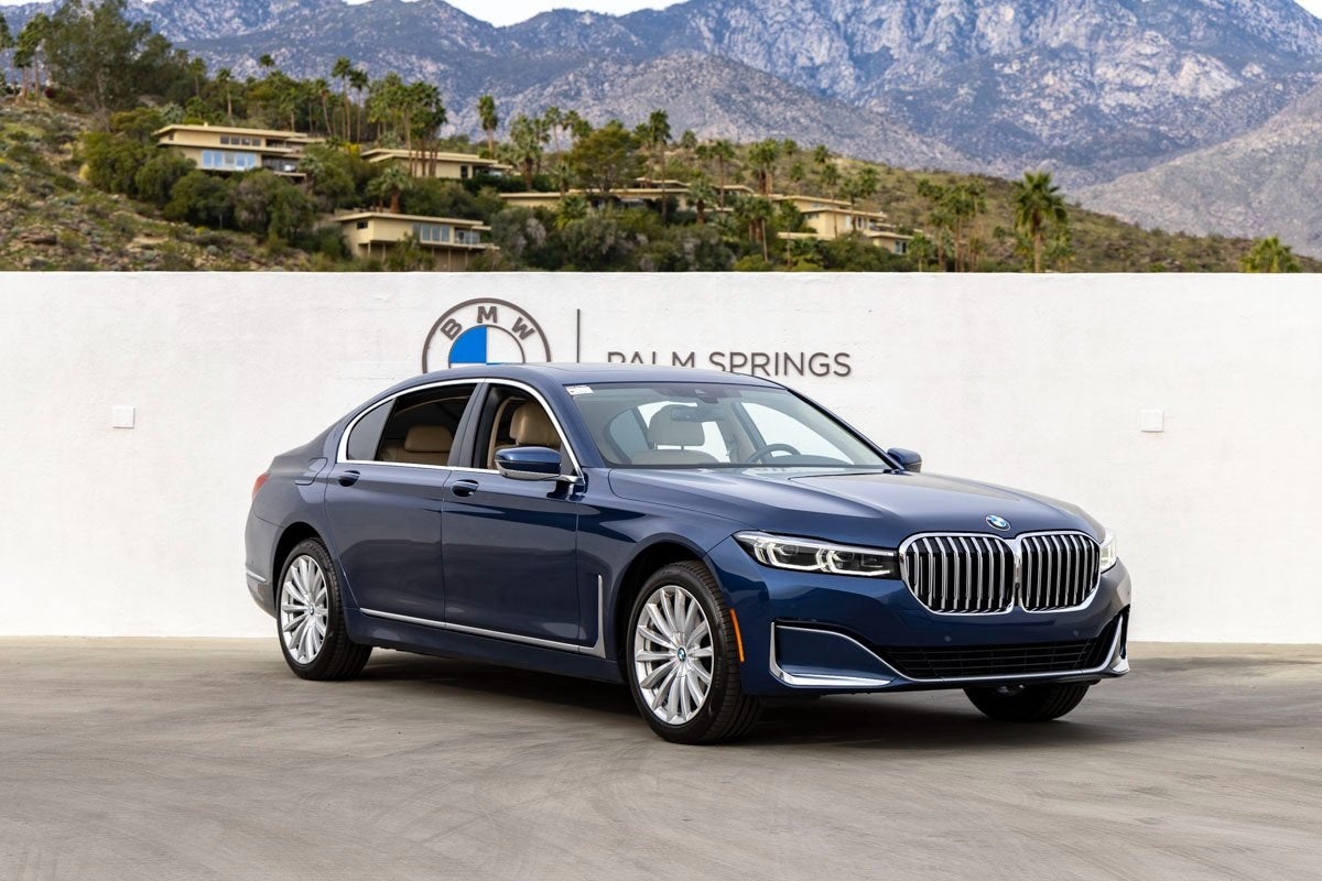 2022 BMW 740i 740i