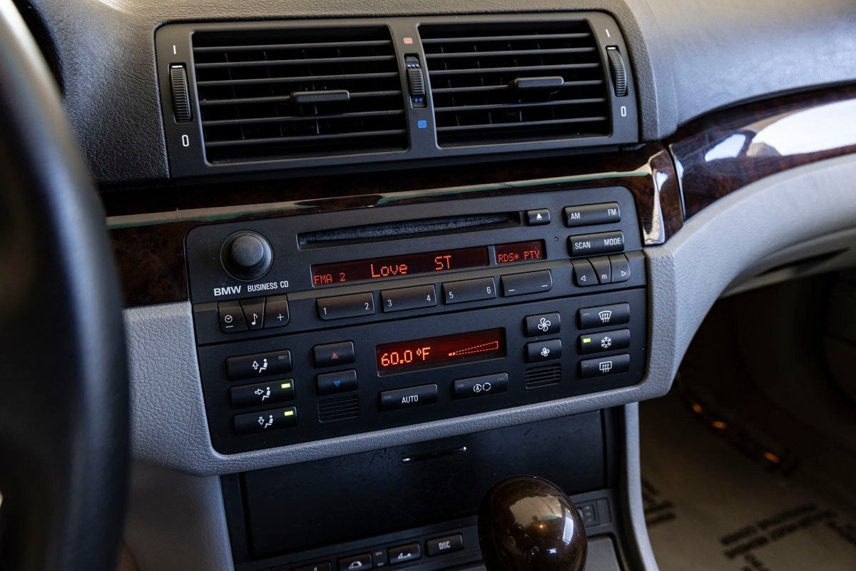 2004 BMW 323Ci 325Ci