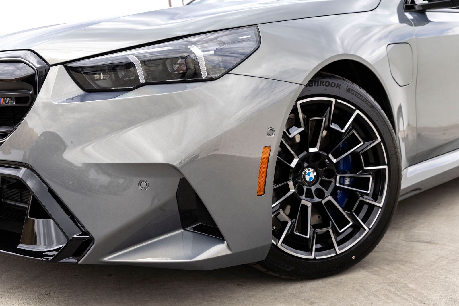 2027 BMW M5 Base