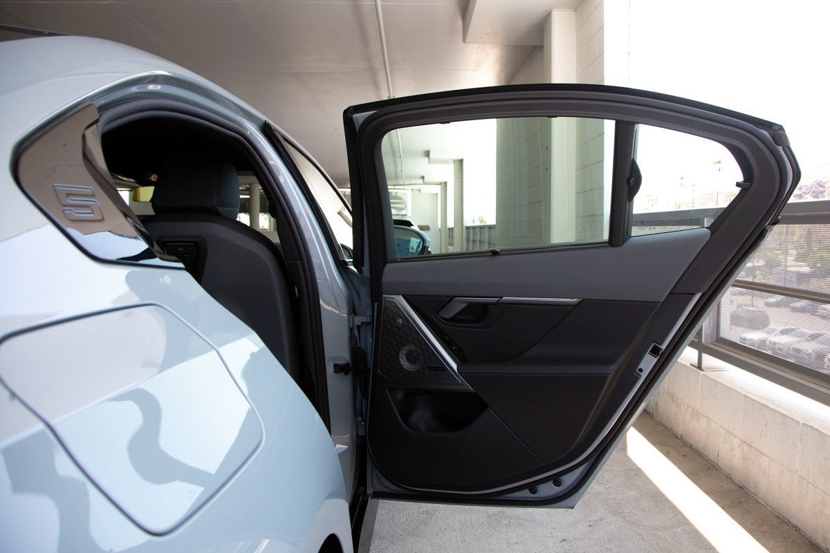 2026 BMW i5 xDrive40