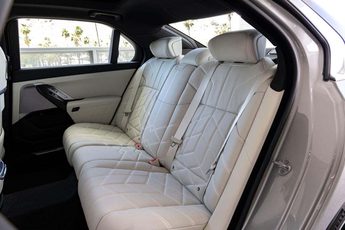 2026 BMW i7 eDrive50