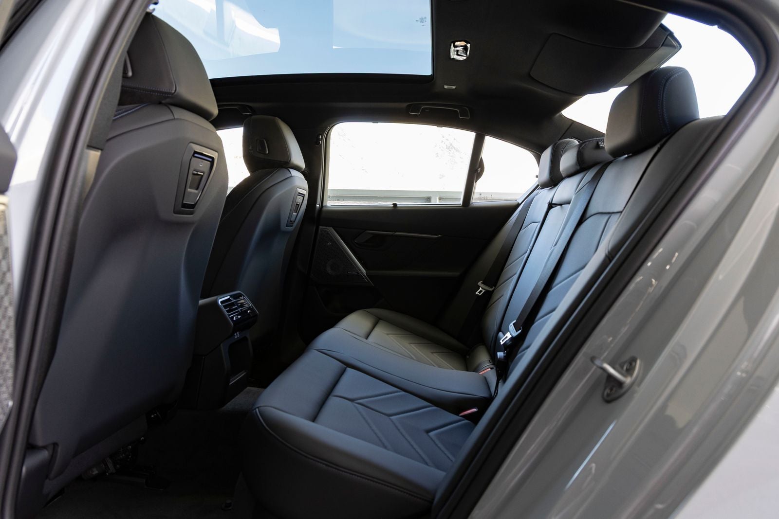 2027 BMW i5 eDrive40