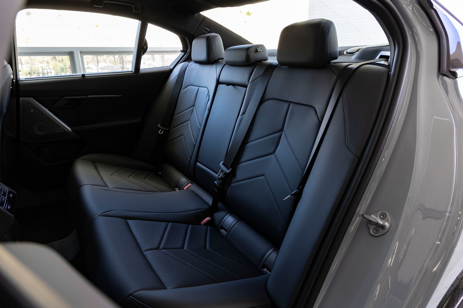2027 BMW i5 eDrive40