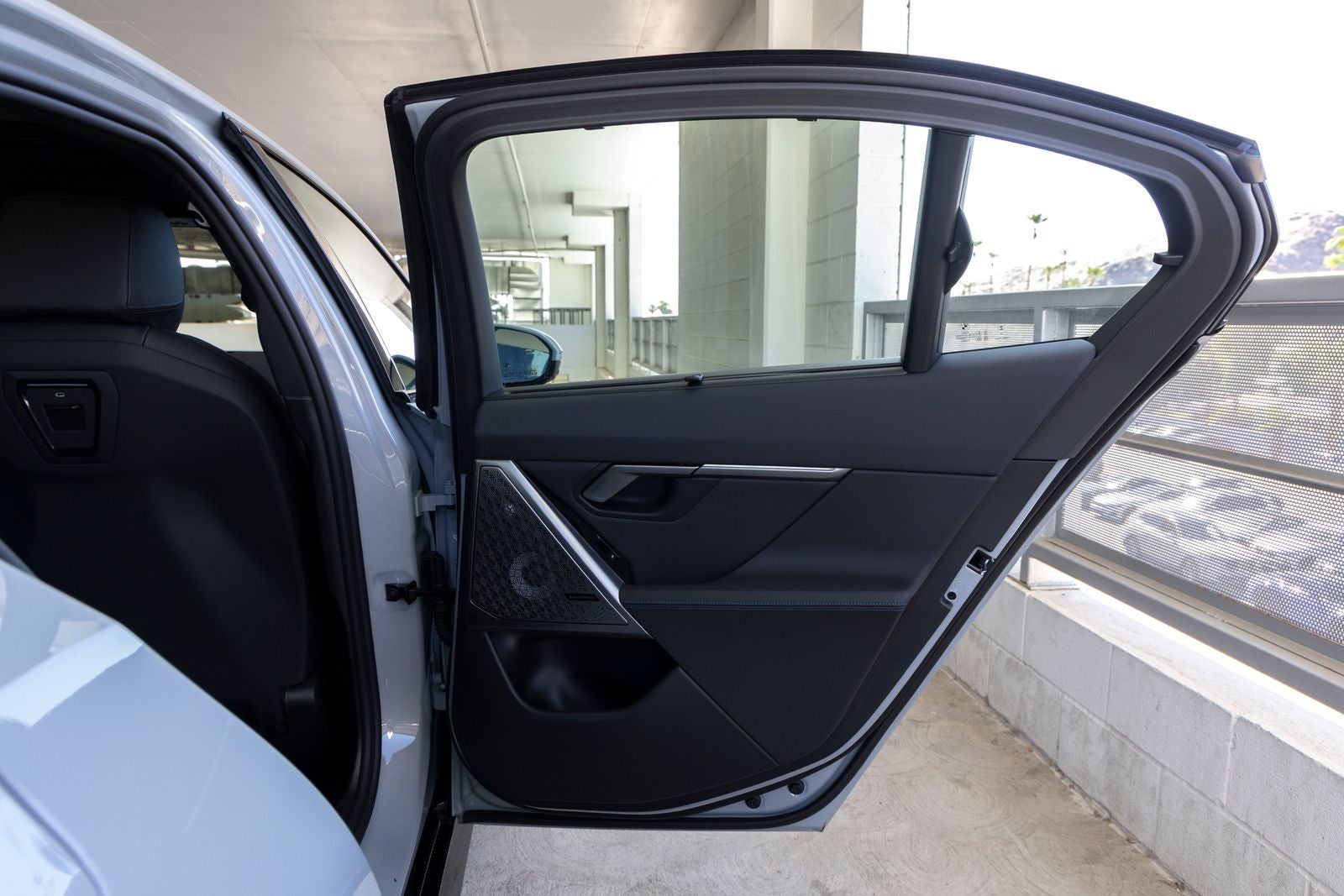 2027 BMW i5 eDrive40
