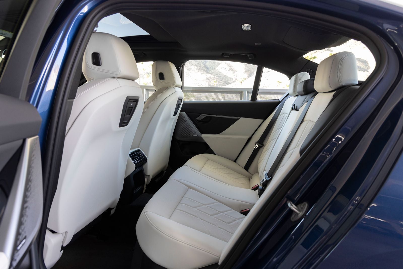 2027 BMW i5 eDrive40