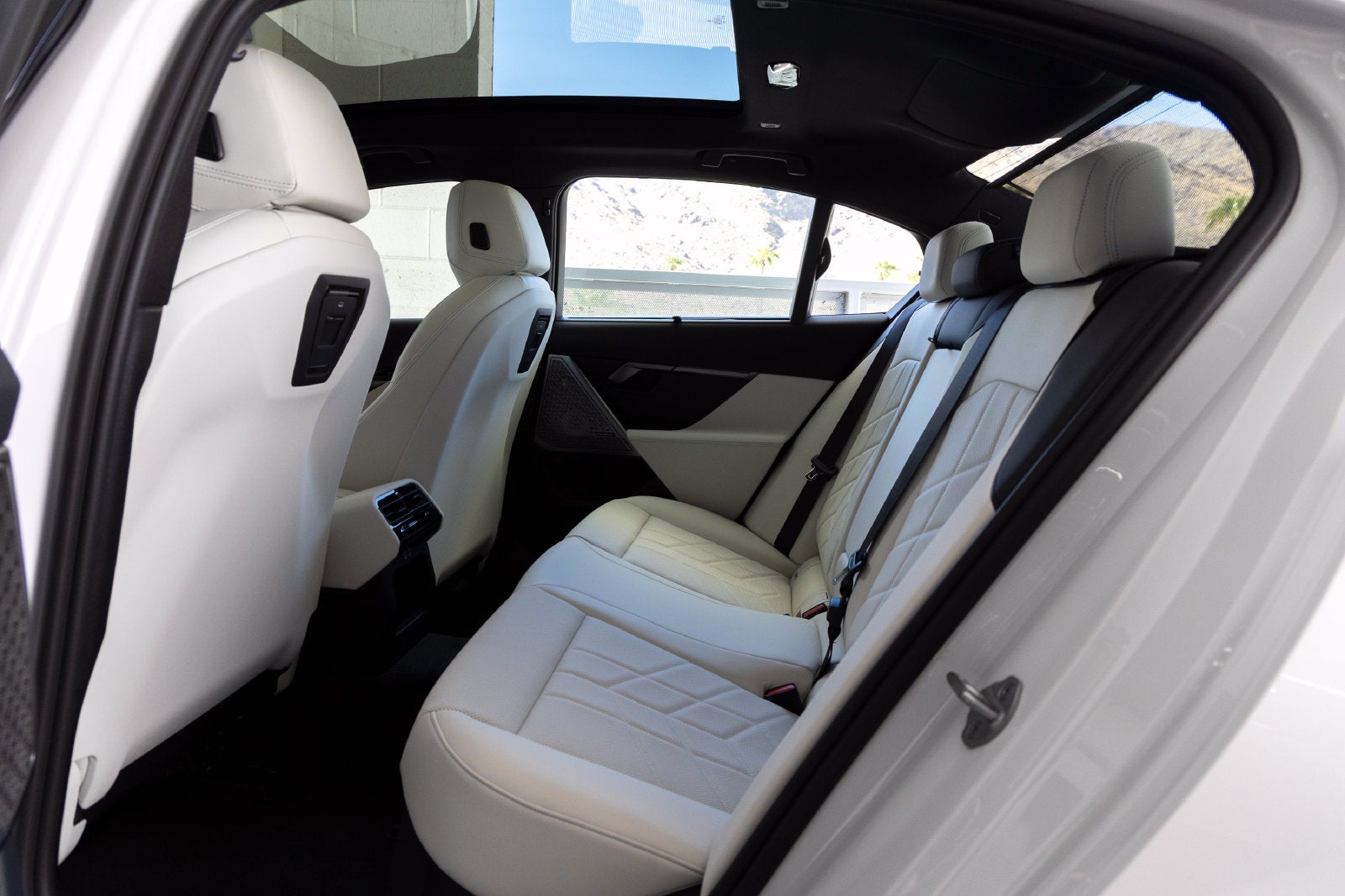 2027 BMW i5 eDrive40