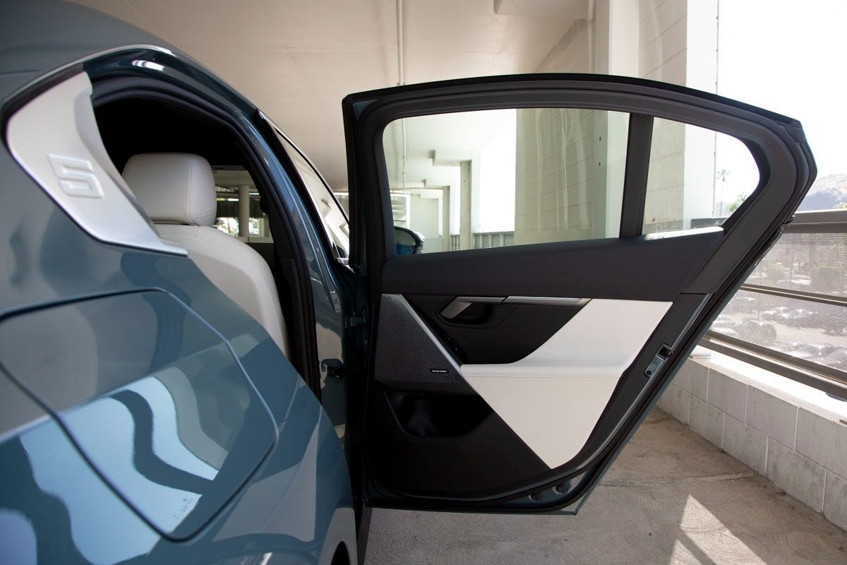 2026 BMW i5 eDrive40